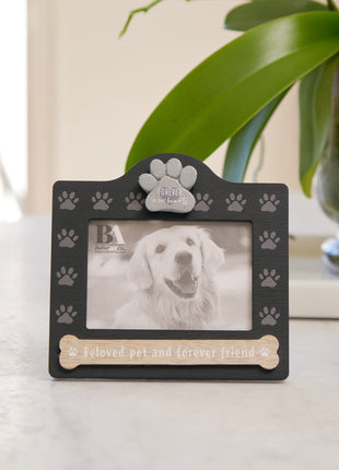 Black wooden pet memorial picture frame, dog memorial photo frame designed to honor the memory of beloved pets, a heartfelt keepsake for displaying cherished photos. 3