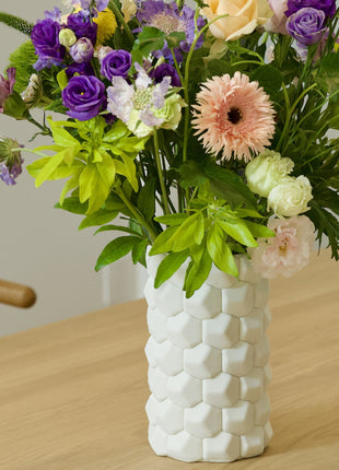 MATTE  WHITE FLOWER VASE