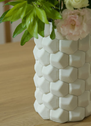 MATTE  WHITE FLOWER VASE