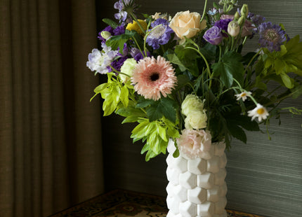 MATTE  WHITE HONEYCOMB CERAMIC FLOWER VASE