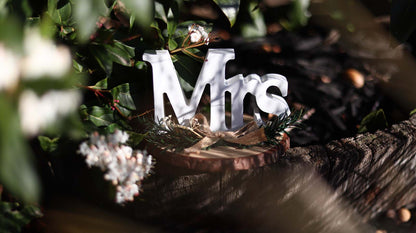 JX6227 | Luxurious "Mrs" Wedding Table Sign | 13X13X8.5cm