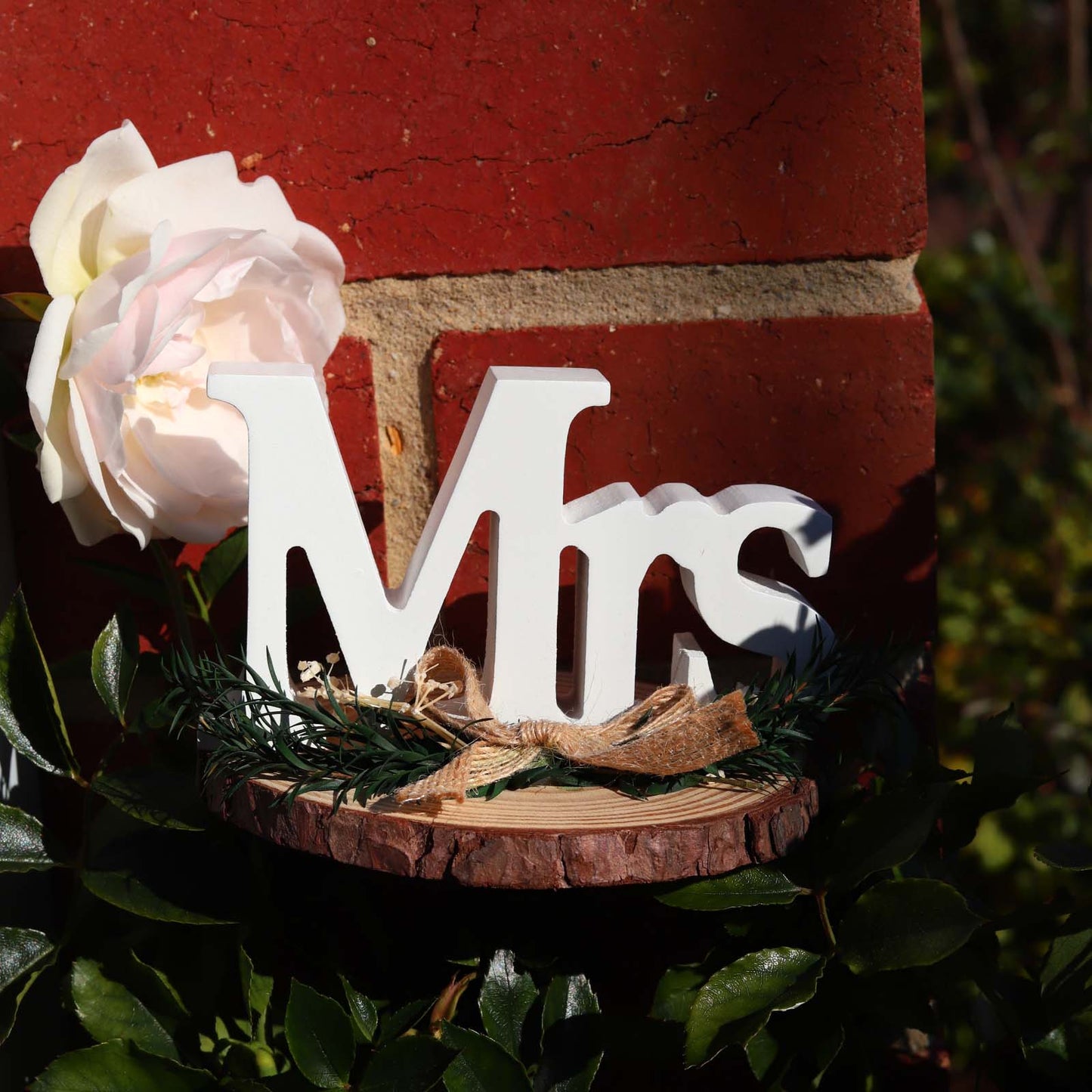 JX6227 | Luxurious "Mrs" Wedding Table Sign | 13X13X8.5cm