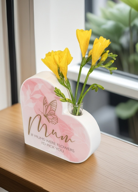 Small Flower Vase Glass Diffuser Bottle - Sentimental Gift Mother’s Day Birthday Gift, Heart-Shaped Ornament Elegant Desk Decor Home Decor for Desk & Shelf