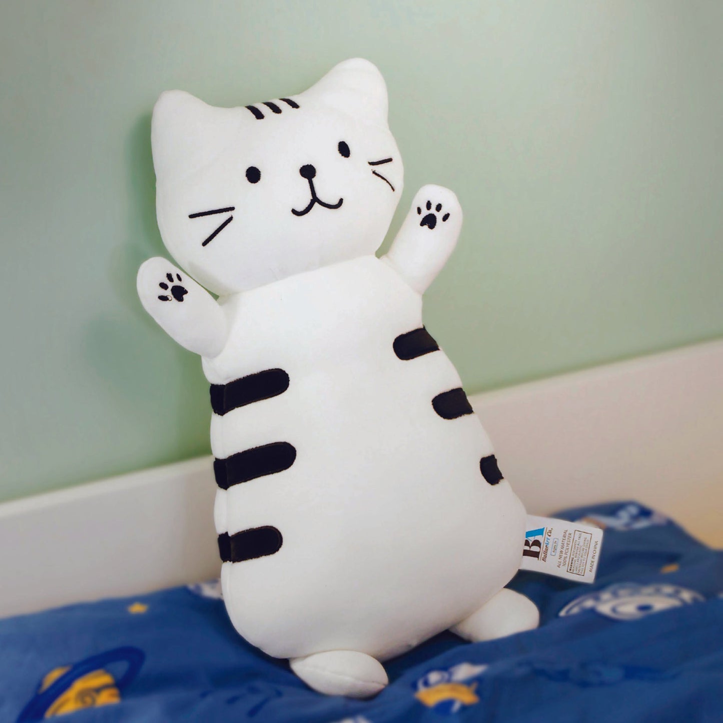 CB005 | Gift Cat-Shaped Spandex Mink Pillow - Cozy, Cute, and Perfect for Cat Lovers | 45cm x 45cm, White