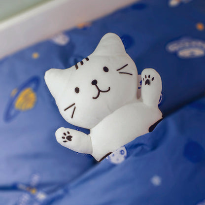 CB005 | Gift Cat-Shaped Spandex Mink Pillow - Cozy, Cute, and Perfect for Cat Lovers | 45cm x 45cm, White