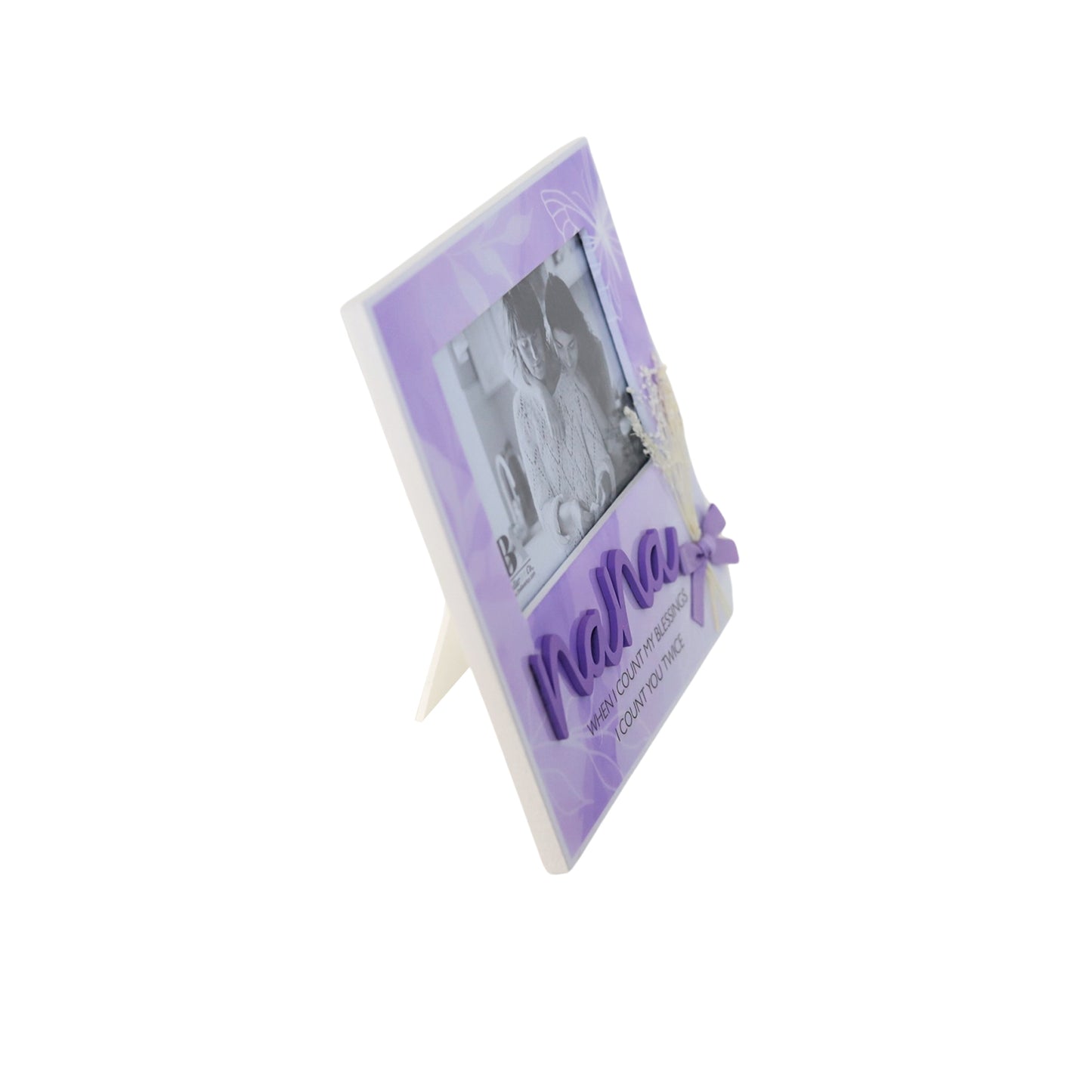  A charming purple wooden photo frame, designed as a thoughtful and elegant gift for grandma. Perfect for her birthday, Grandparents' Day, or any special occasion, this frame adds a personal touch to her home decor. Its stylish design makes it an ideal keepsake for displaying cherished memories with loved ones. 2
