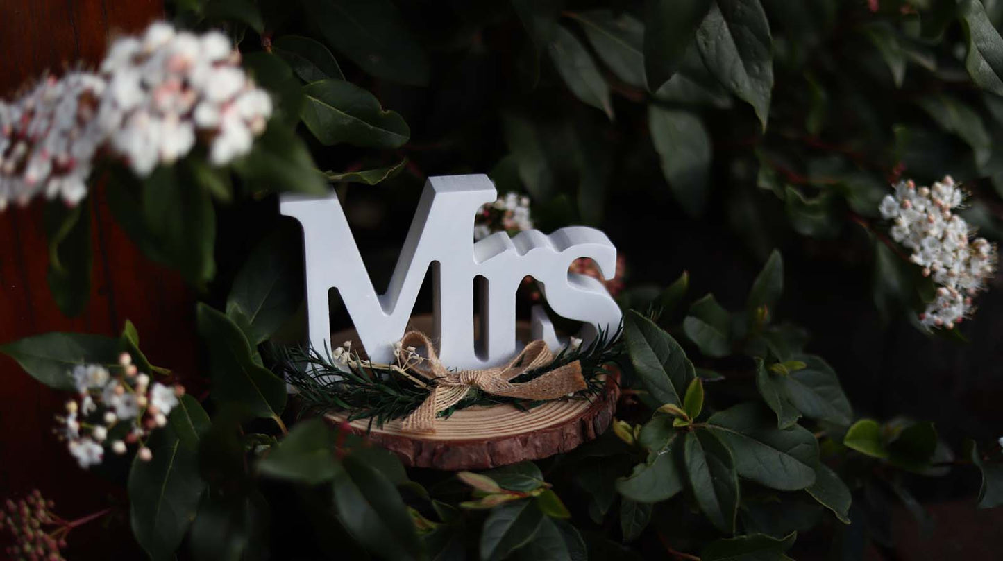 Elegant wedding table sign crafted in the stylish "Mrs" letter design, made of high-quality materials, perfect as a decorative centerpiece for wedding receptions, dining tables, or engagement parties, adding charm and sophistication to any romantic celebration. 4
