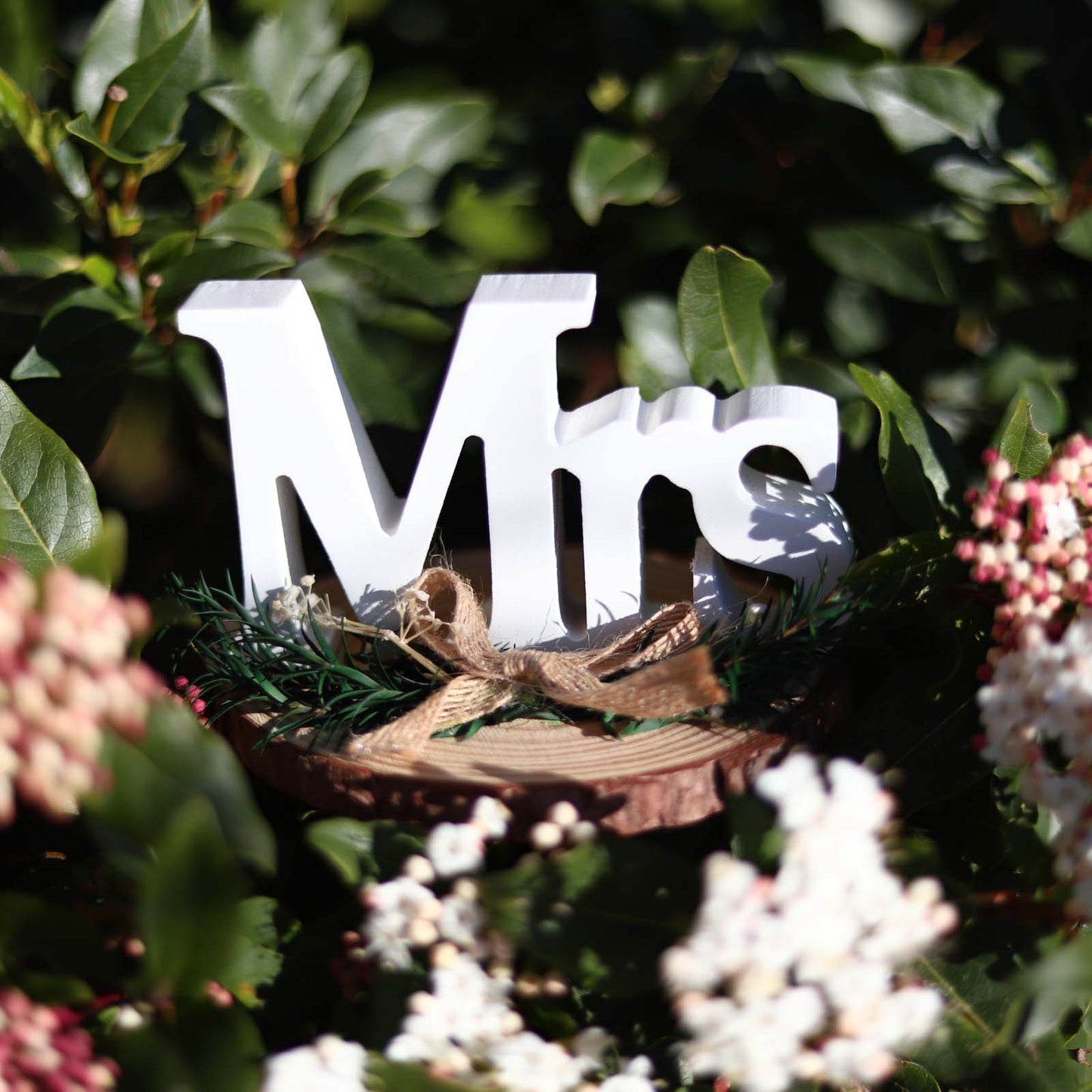 Elegant wedding table sign crafted in the stylish "Mrs" letter design, made of high-quality materials, perfect as a decorative centerpiece for wedding receptions, dining tables, or engagement parties, adding charm and sophistication to any romantic celebration. 5
