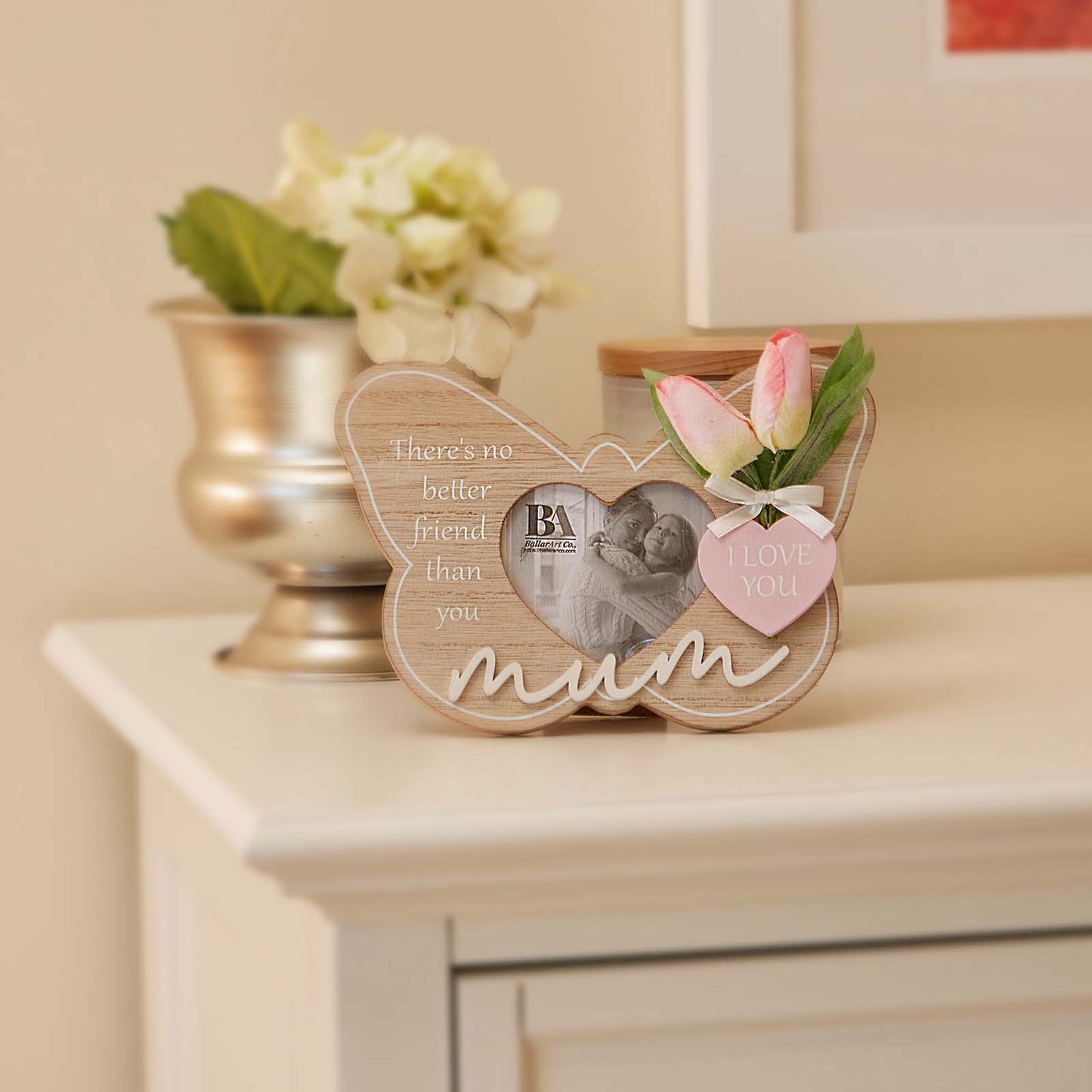 Beautiful wooden photo frame with elegant design, perfect for Mother's Day or as a thoughtful gift for any occasion, celebrating mom. The frame's refined style makes it an ideal home decor piece, adding a personal and heartfelt touch to any room. Perfect for displaying cherished memories of loved ones. 3
