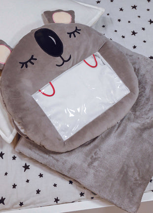 Adorable grey koala plush toy, cartoon koala stuffed toy with a soft blanket inside and a hand-warmer feature in its belly. This multi-functional stuffed animal offers comfort and warmth. Soft and cuddly, this squishmallow-style stuffed animal doubles as a pillow for kids, making it the perfect plushie and comfort companion for bedtime or playtime. 5
