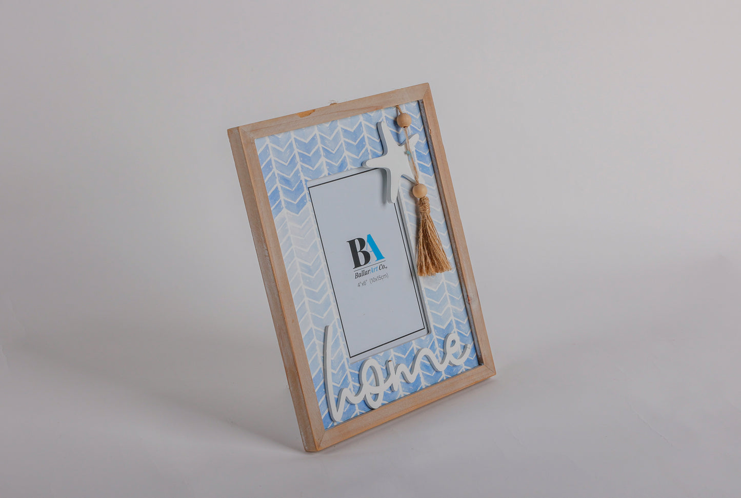 Beautiful ocean-themed 4x6 photo frame with a starfish decoration, featuring a blue coastal design. Perfect for adding a seaside charm to your home decor or showcasing cherished memories in a beach-inspired style. Ideal as a stylish room decoration or gift for ocean lovers. 2
