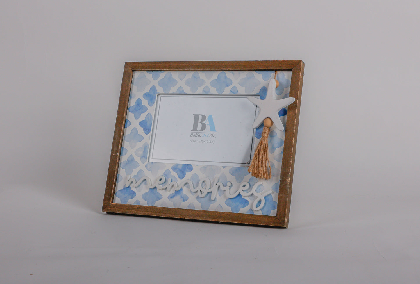 Beautiful ocean-themed 6x4 photo frame with a starfish decoration, featuring a blue coastal design. Perfect for adding a seaside charm to your home decor or showcasing cherished memories in a beach-inspired style. Ideal as a stylish room decoration or gift for ocean lovers. 2
