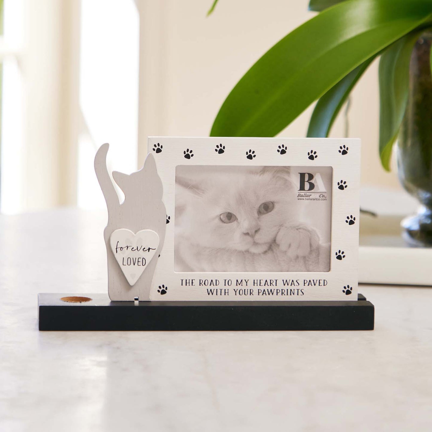 Wooden pet memorial picture frame, cat memorial photo frame designed to honor the memory of beloved pets, a heartfelt keepsake for displaying cherished photos. 3
