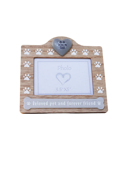 Wooden pet memorial picture frame designed to honor the memory of beloved pets, a heartfelt keepsake for displaying cherished photos. 1
