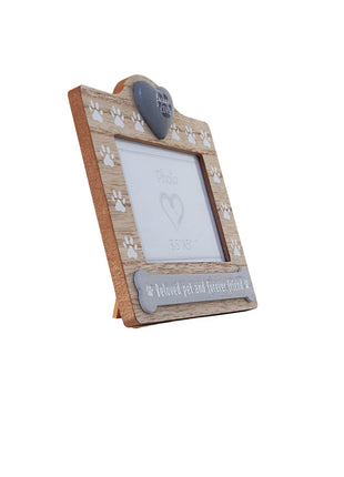 Wooden pet memorial picture frame designed to honor the memory of beloved pets, a heartfelt keepsake for displaying cherished photos. 2
