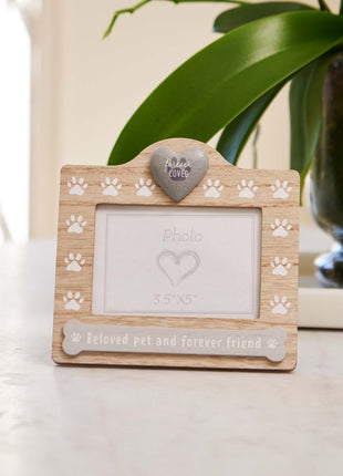 Wooden pet memorial picture frame designed to honor the memory of beloved pets, a heartfelt keepsake for displaying cherished photos. 4
